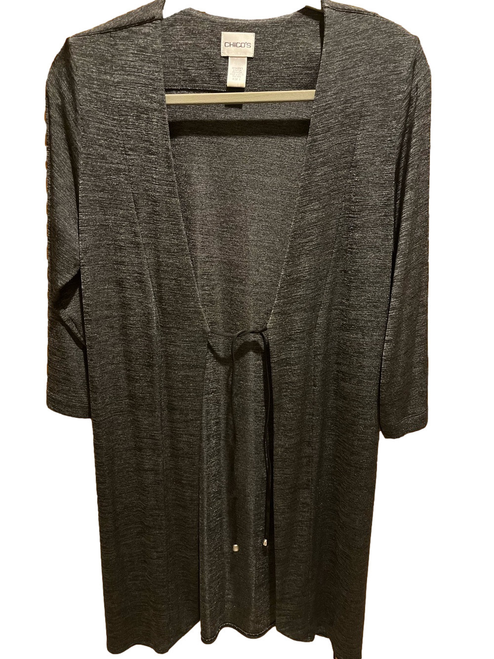108. WOMENS CHICO’S TRAVELERS 1/M DETAIL TOP